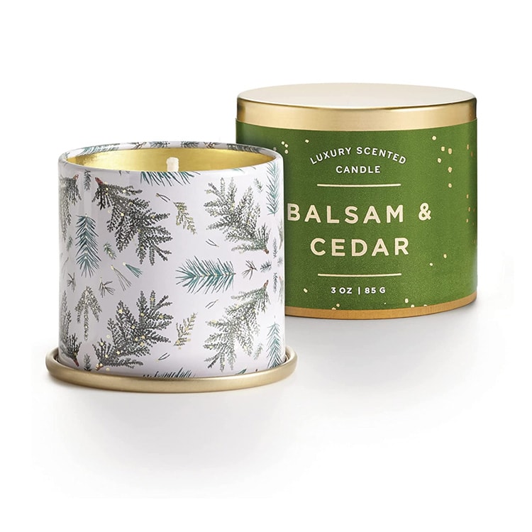 This balsam and cedar candle is a perfect holiday candle to use in your home or to gift this holiday season! #ABlissfulNest
