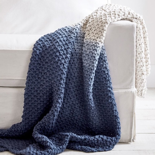This ombre dyed throw blanket would be a perfect Mother's Day gift idea! #ABlissfulNest