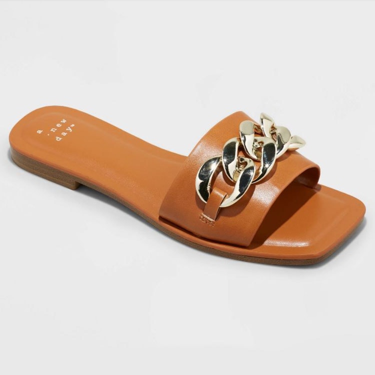 These tan chain slide sandals look designer but they're under $25! #ABlissfulNest