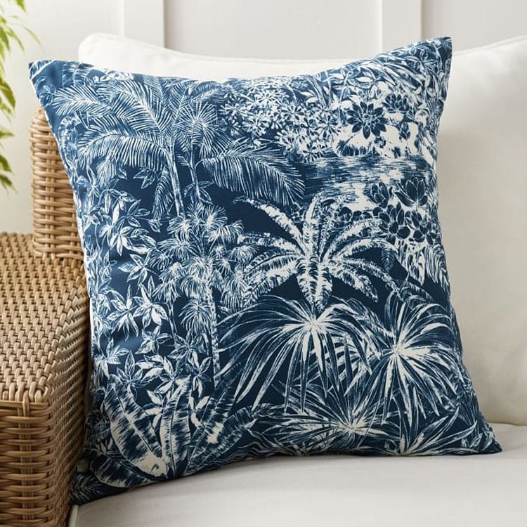 This navy palm printed throw pillow is perfect for the summer! #ABlissfulNest