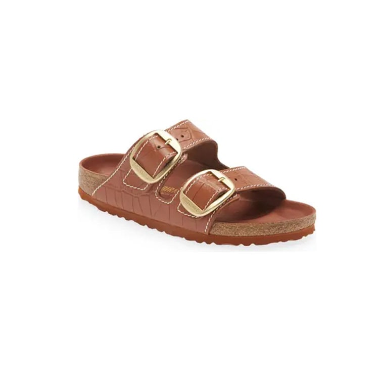 These leather Birkenstock sandals are such a cute shoe to add to your collection this summer! #ABlissfulNest