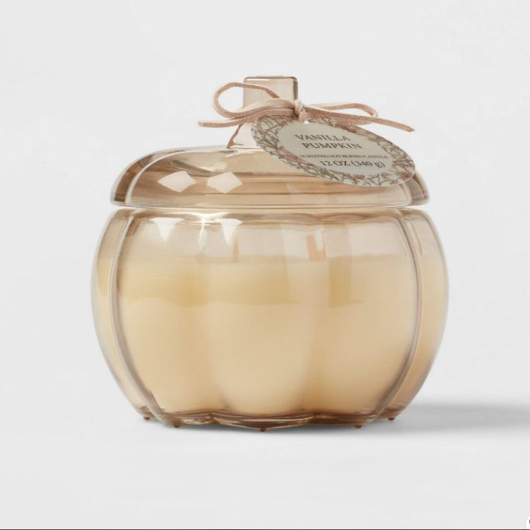 This vanilla pumpkin candle is perfect for fall! #ABlissfulNest