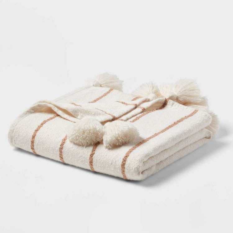 This neutral boucle oversized throw blanket is so perfect for fall! #ABlissfulNest