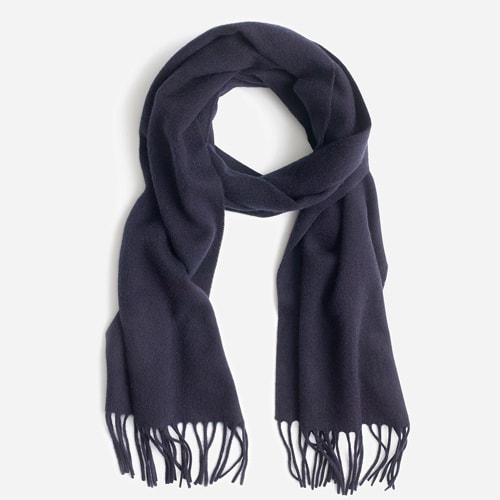 This navy cashmere scarf is a great gift idea for men this holiday season! #ABlissfulNest