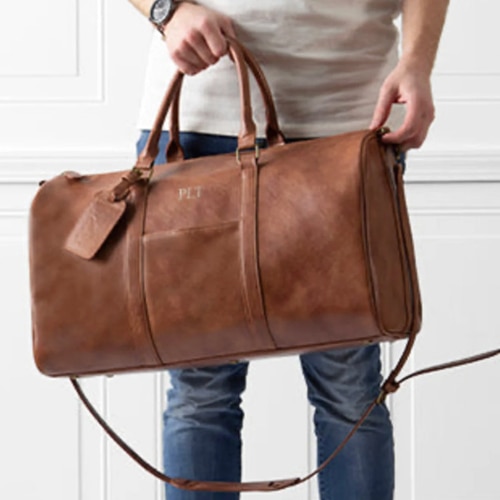 This monogrammed vegan leather weekender bag is a great holiday gift idea! #ABlissfulNest