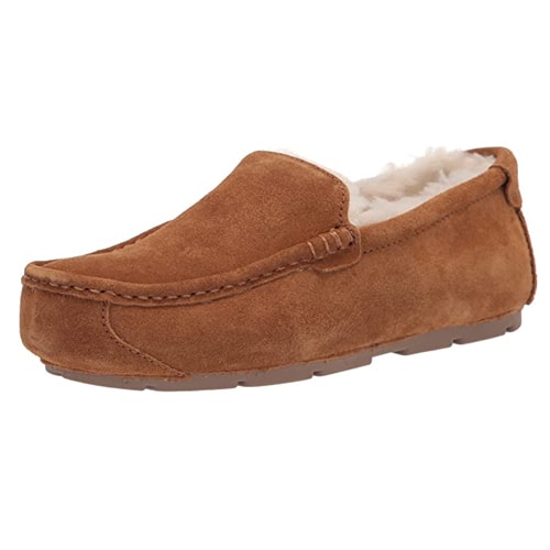 These house shoes are a perfect holiday gift idea for men! #ABlissfulNest