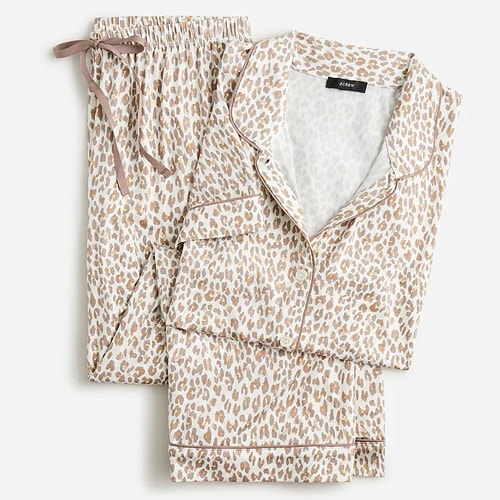 These leopard printed pajamas are a cozy and fun gift to give this holiday season! #ABlissfulNest
