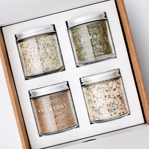 This spice gift set is a great housewarming gift or gift for the hostess this holiday season! #ABlissfulNest