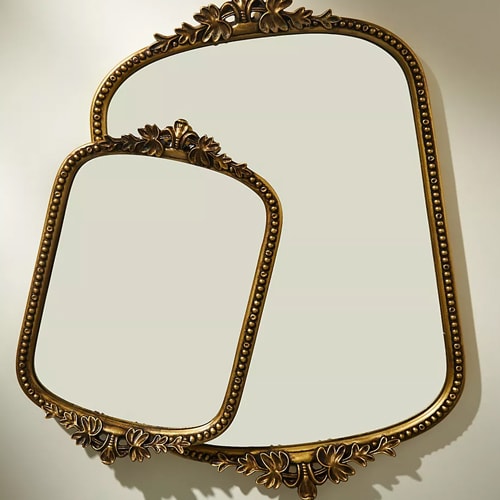 This gold vanity tray is a great holiday gift under $100! #ABlissfulNest