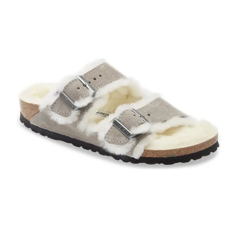 These Birkenstock shearling slide sandals are so cozy and cute! #ABlissfulNest