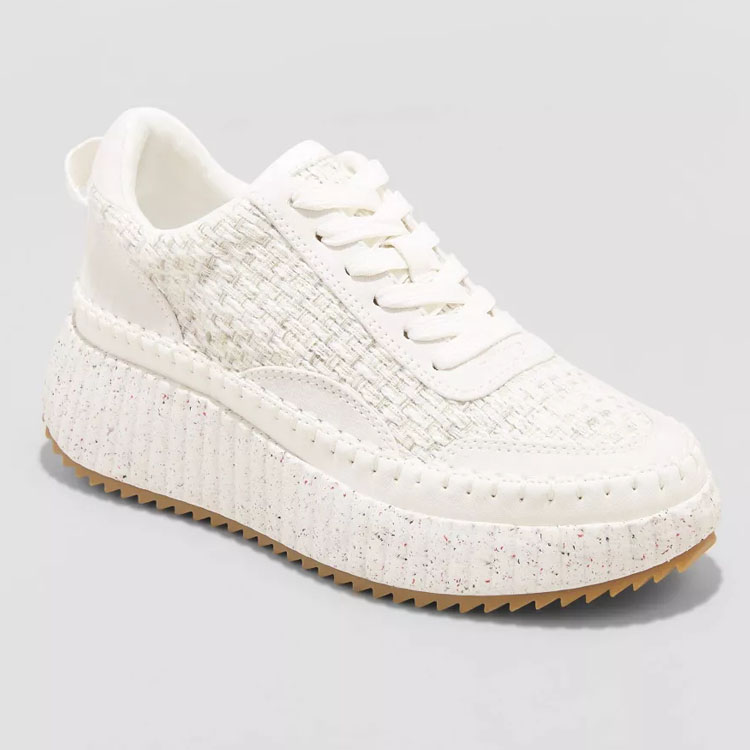 These white platform sneakers are so trendy and cute! #ABlissfulNest