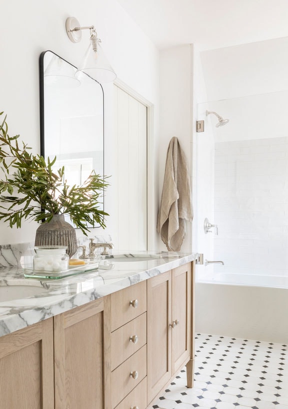 This bathroom designed by Marie Flanigan Interiors is so pretty! #ABlissfulNest