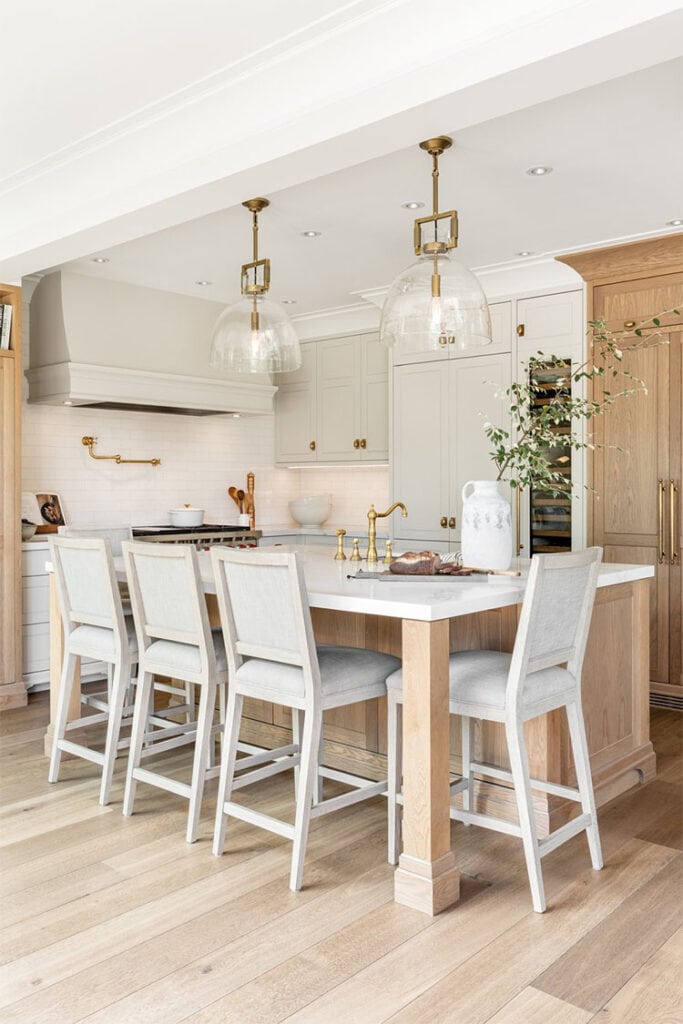 This stunning kitchen designed by Jenny Martin Design is classic and stunning! #ABlissfulNest