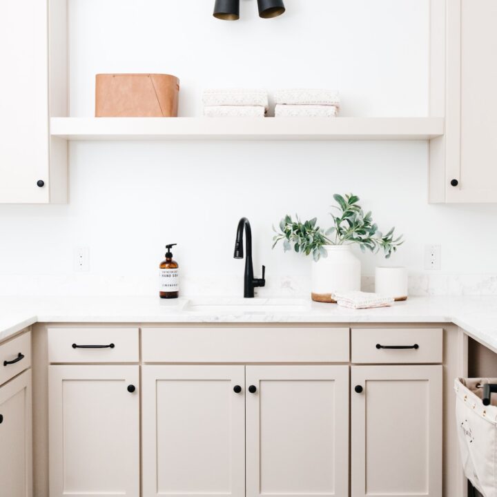 Image for 6. Edgecomb Gray by Benjamin Moore