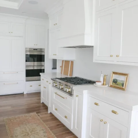 Image for 2. Simply White by Benjamin Moore