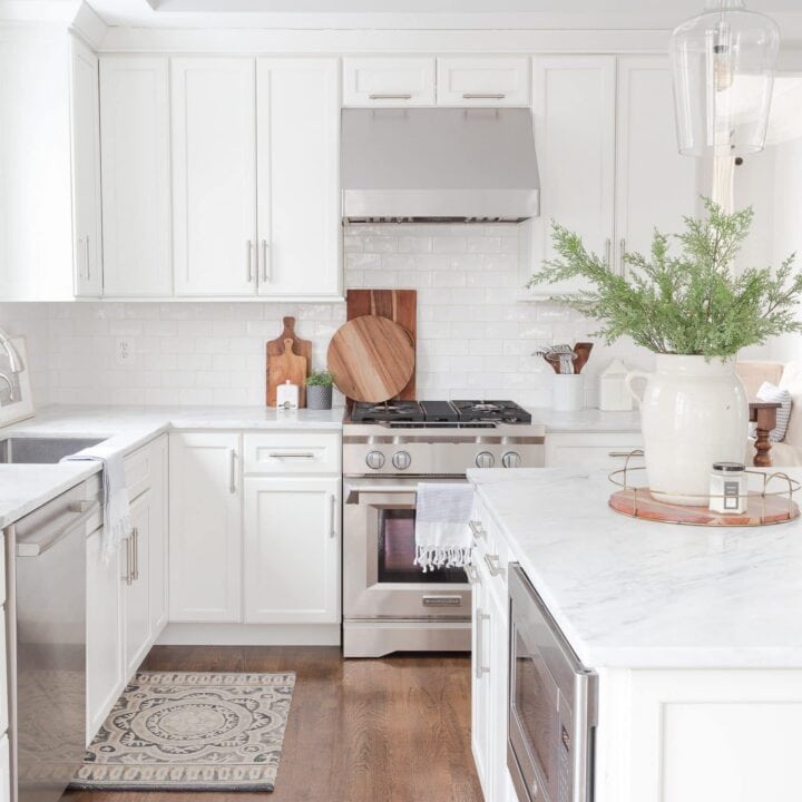 Image for 5. White Dove by Benjamin Moore