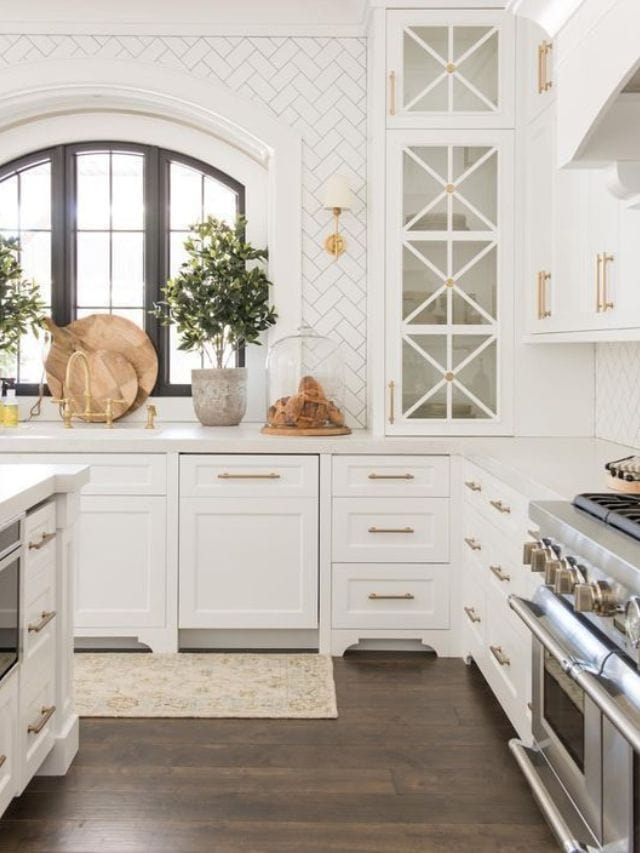 White Kitchen Cabinet Colors Story