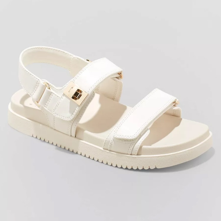 These ivory ankle strap sandals are so cute and perfect for spring and summer! #ABlissfulNest