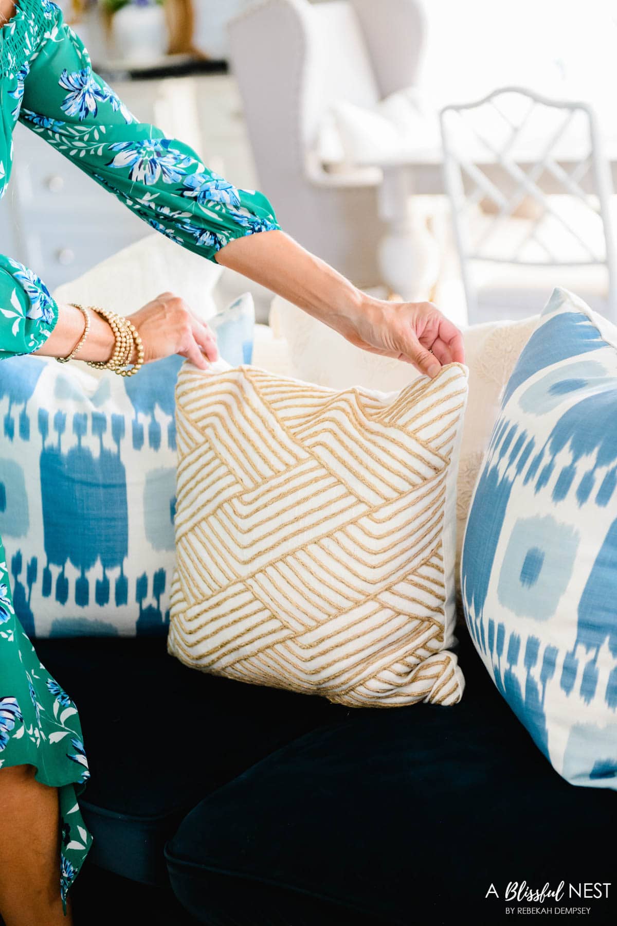 How to Select and Style Throw Pillows