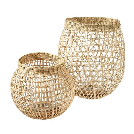 These seagrass lanterns are perfect for a summer tablescape! #ABlissfulNest