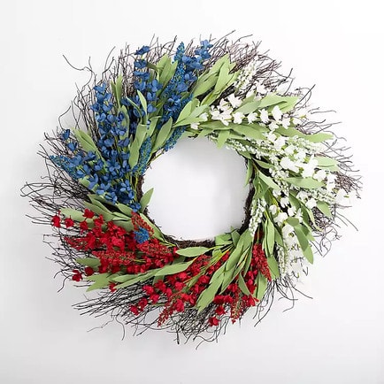 This Americana wreath is so festive and SO beautiful for the summer! #ABlissfulNest