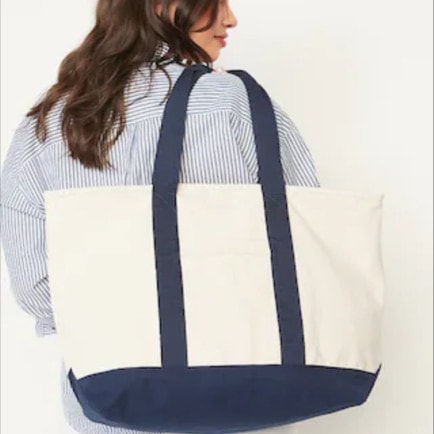This canvas tote bag is perfect as a beach bag this summer! #ABlissfulNest