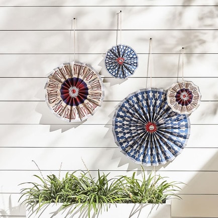 These Americana paper pin wheels are so festive and fun to add to your patio this summer! #ABlissfulNest