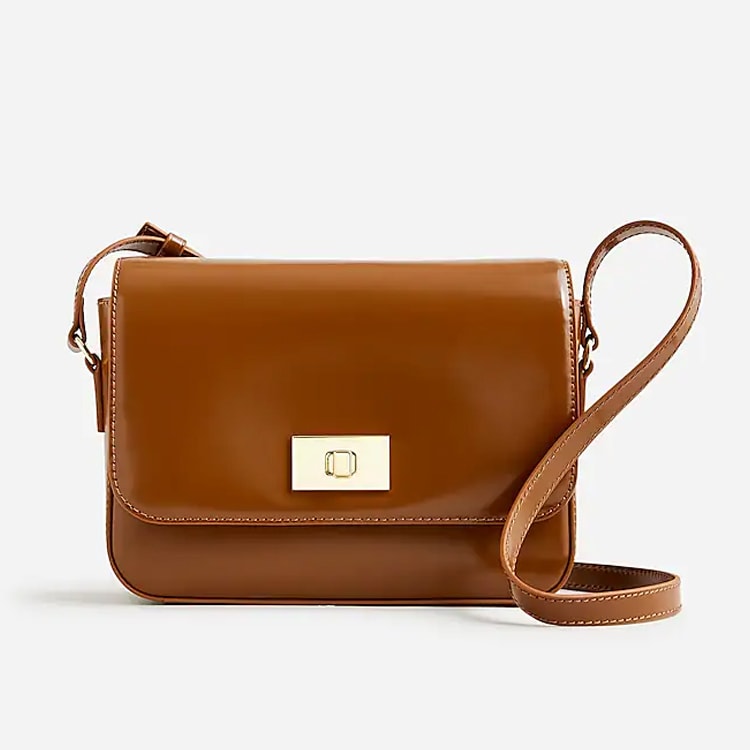 This Italian leather handbag is so chic! #ABlissfulNest