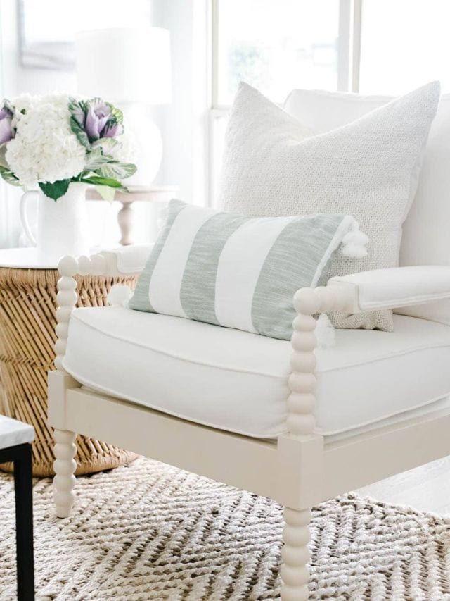 How To Select And Style Throw Pillows Story