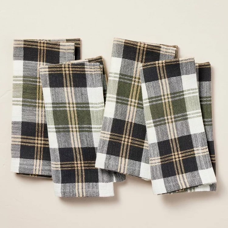 These plaid cloth napkins are under $15 and perfect for a fall tablescape! #ABlissfulNest