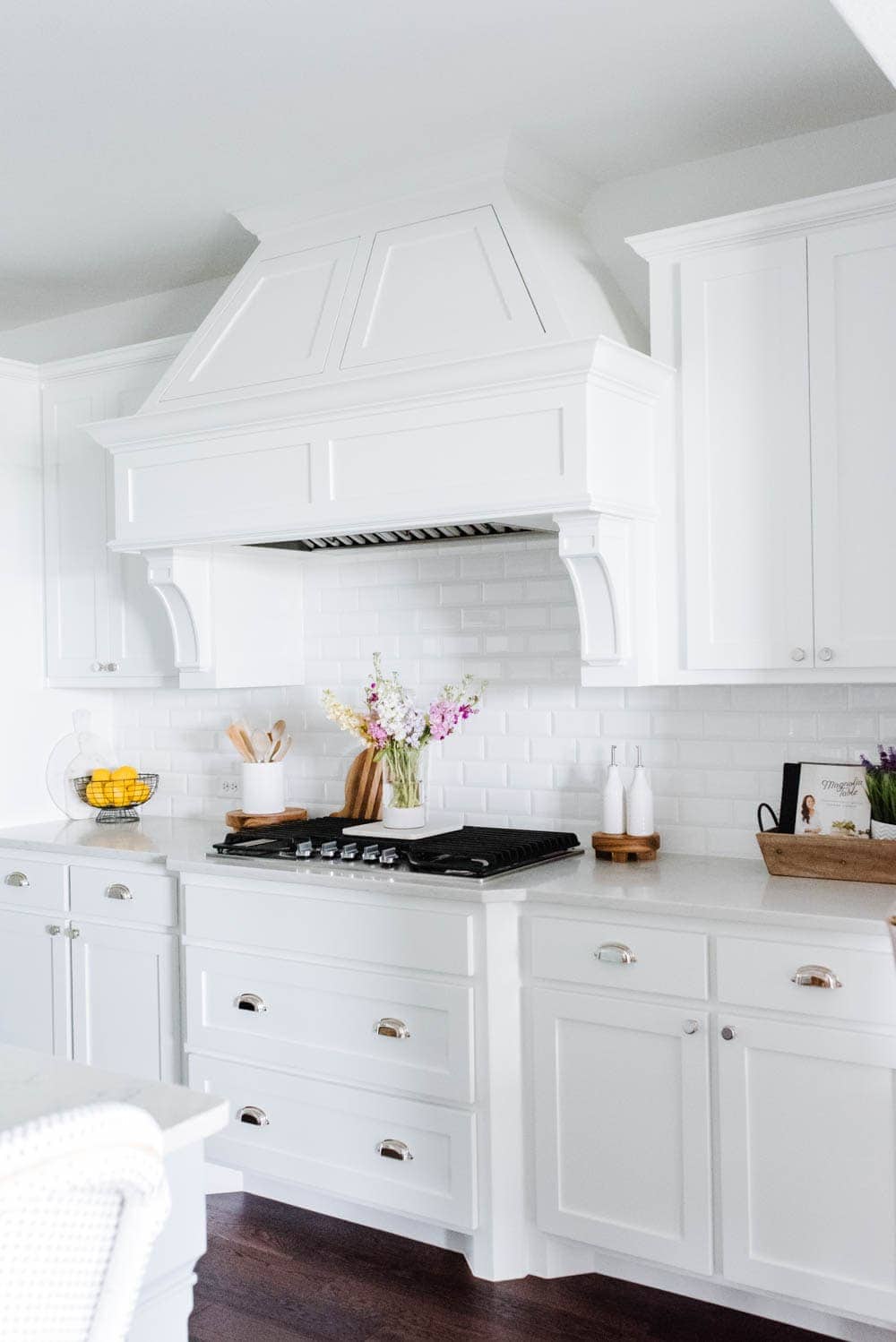 white kitchen cabinets