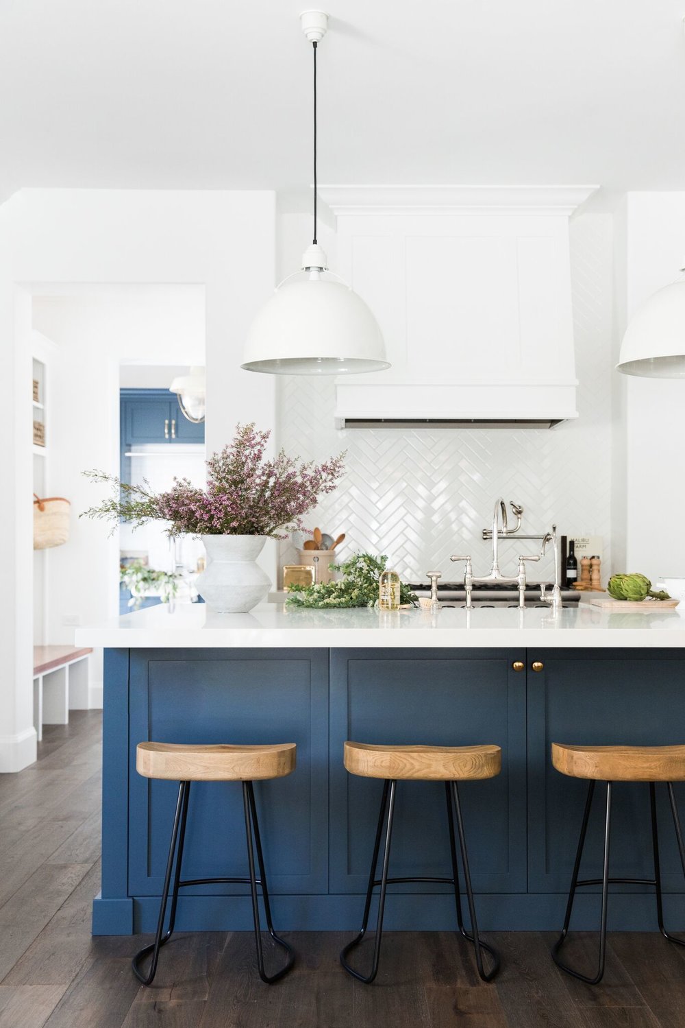 navy blue kitchen cabinets