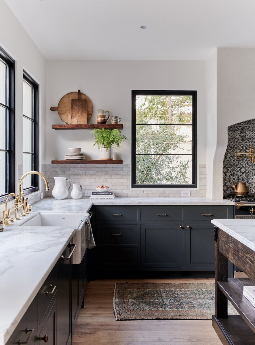 black kitchen cabinets