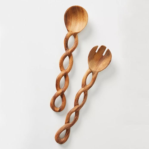 These wooden spoons are the perfect serving utensils to gift to a hostess this holiday season! #ABlissfulNest