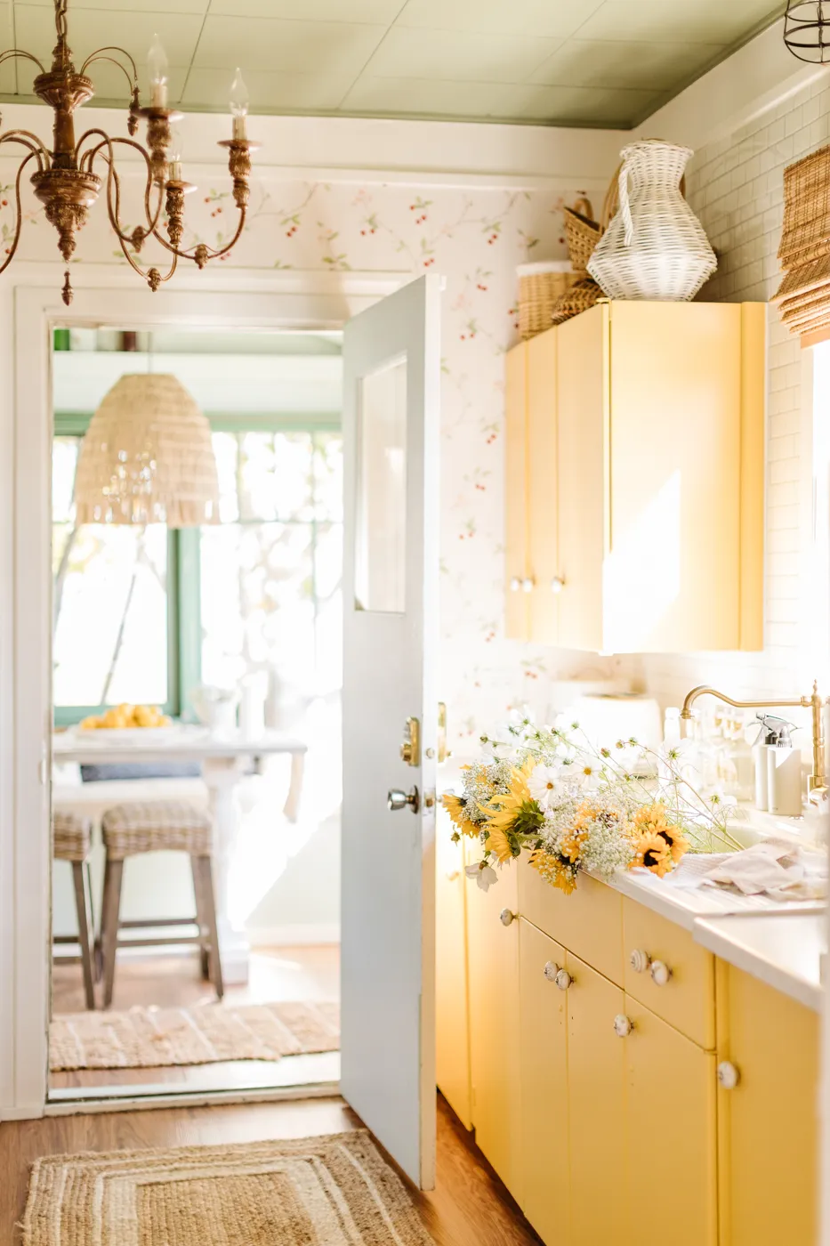 yellow kitchen cabinets 