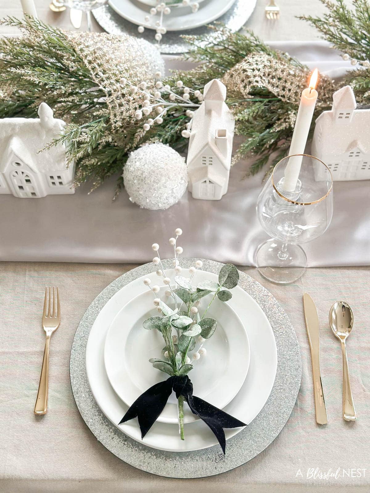 Christmas Table Setting With Neutral Accents