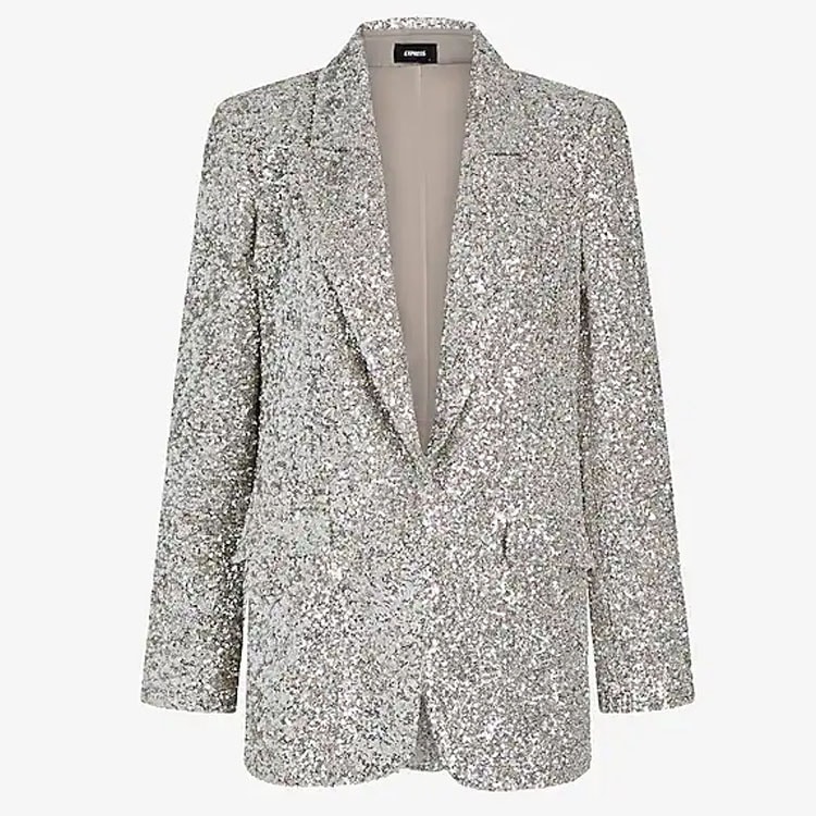 This sequin boyfriend blazer is the perfect holiday piece to add to your closet! #ABlissfulNest