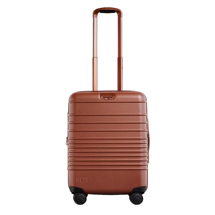 This BEIS suitcase is the perfect gift idea for a traveler! #ABlissfulNest