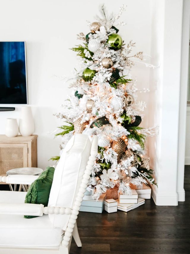 Christmas Tree Decorating Guide Story