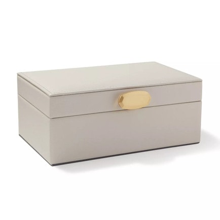 This jewelry box makes such a great gift idea! #ABlissfulNest