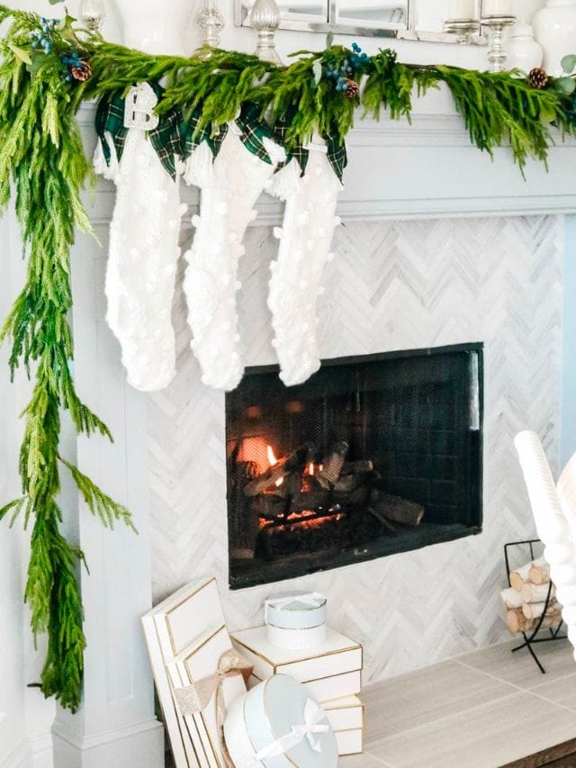 Gorgeous Christmas Mantel Decorating Ideas Story