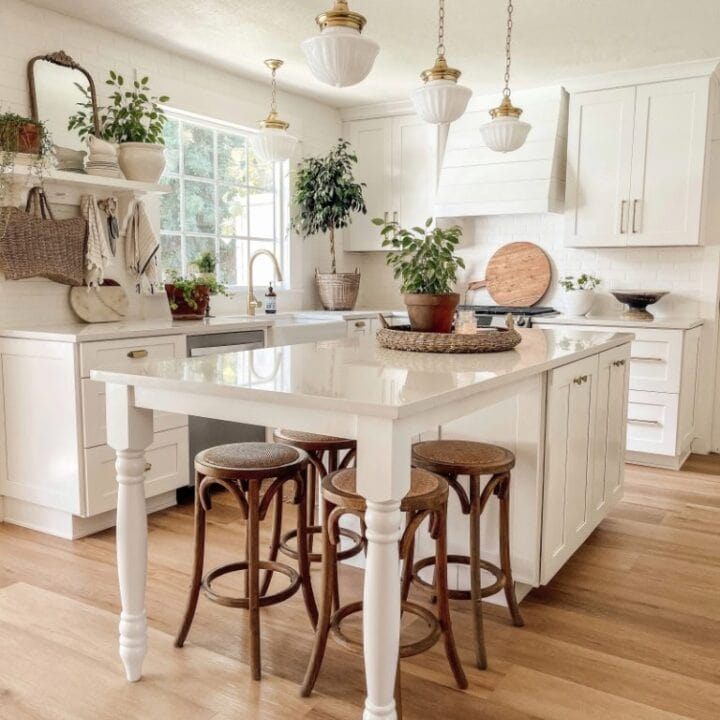 Image for Classic White Farmhouse Kitchen