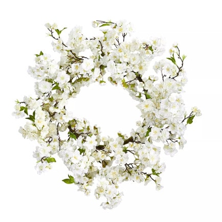 This white cherry blossom wreath is so perfect for spring! #ABlissfulNest