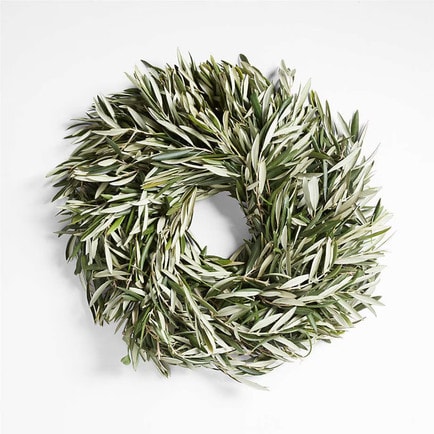 This fresh olive leaf wreath is neutral, classic and perfect for spring! #ABlissfulNest