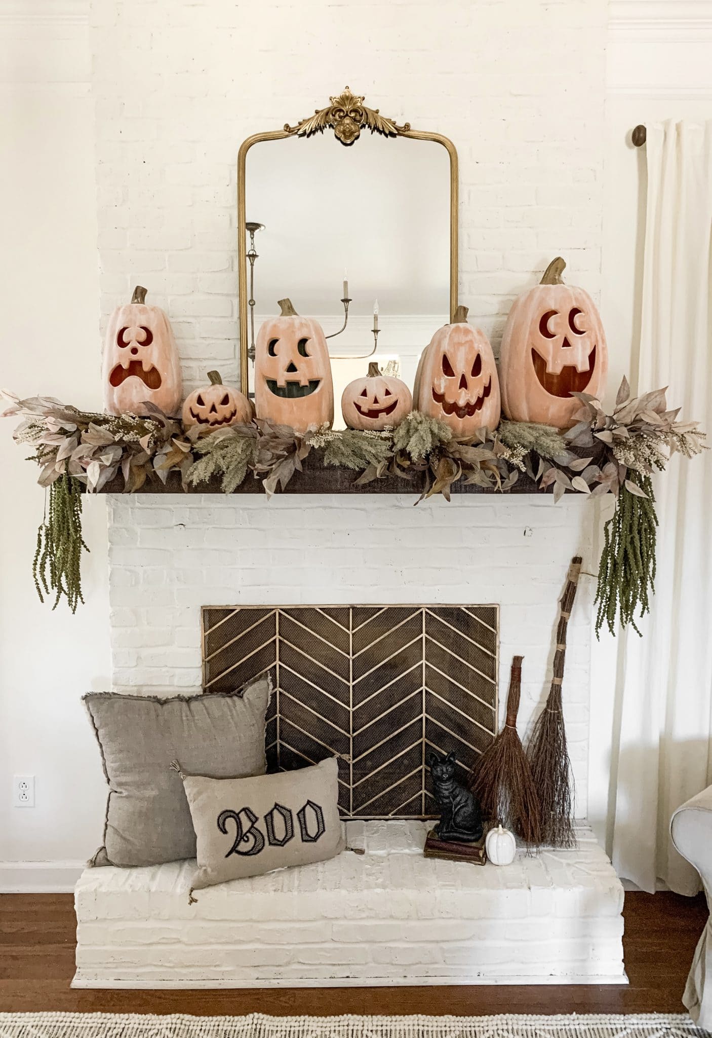 Halloween Mantel Decor Ideas