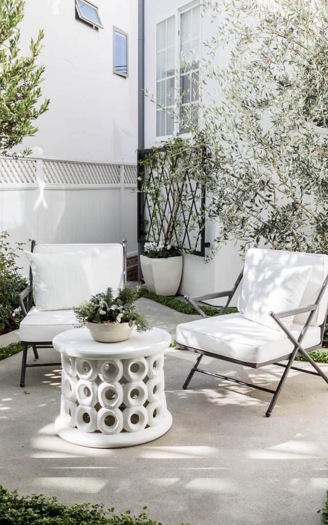 Small Backyard Seating Ideas