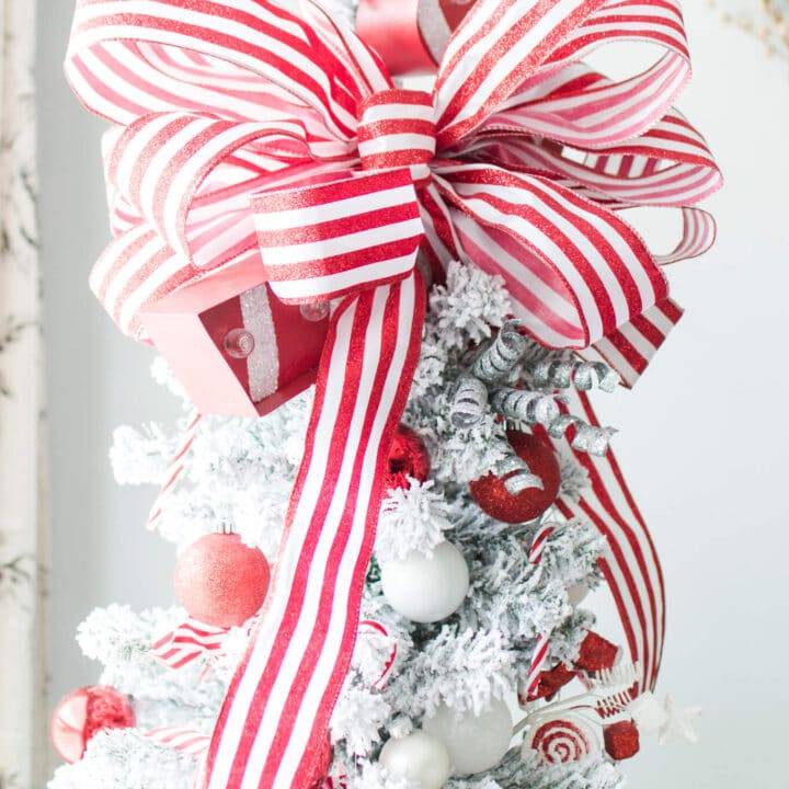 Image for Giant Candy Cane-Stripped Bow