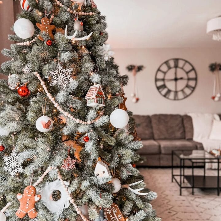 Image for Gingerbread Men, Little Cabins, & Fluffy Snowflakes