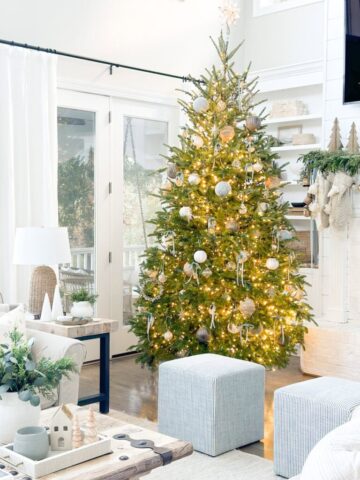 Classic Christmas Tree Decorations | A Blissful Nest