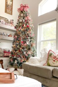 Classic Christmas Tree Decorations | A Blissful Nest